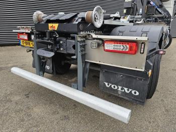 FMX 460 8x4*4 / HMF Z KRAAN + HYVA LIFT